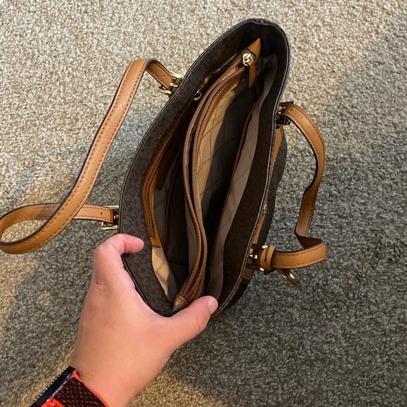 MICHAEL KORS PURSE - Picture 3 of 5